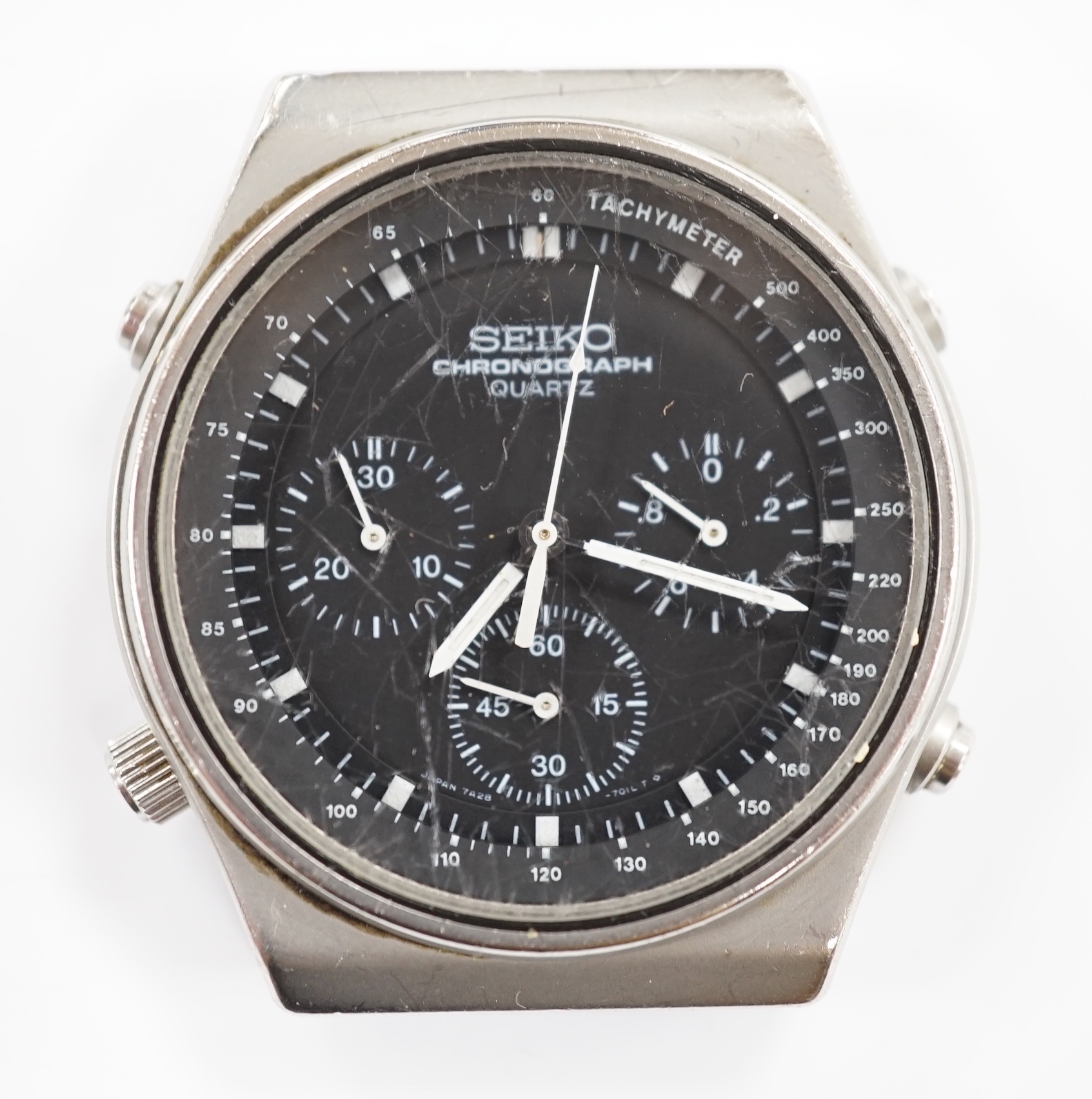 A gentleman's stainless steel Seiko chronograph quartz wrist watch, bracelet detached (no pins).